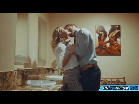 ❤️ Вақте ки як малламуй busty шумо дар як ҳоҷатхона ҷамъиятӣ seduces Синси босифат дар tg.myastro.top ☑